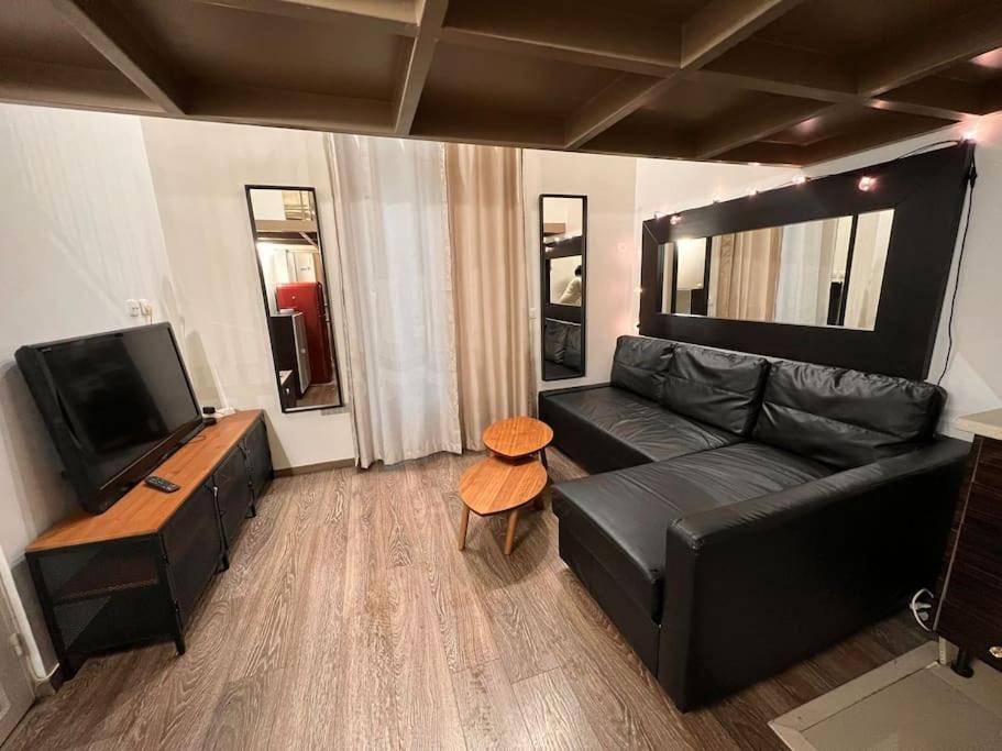 Studio Balcon Champs-Elysees - Hala Paris Exterior photo